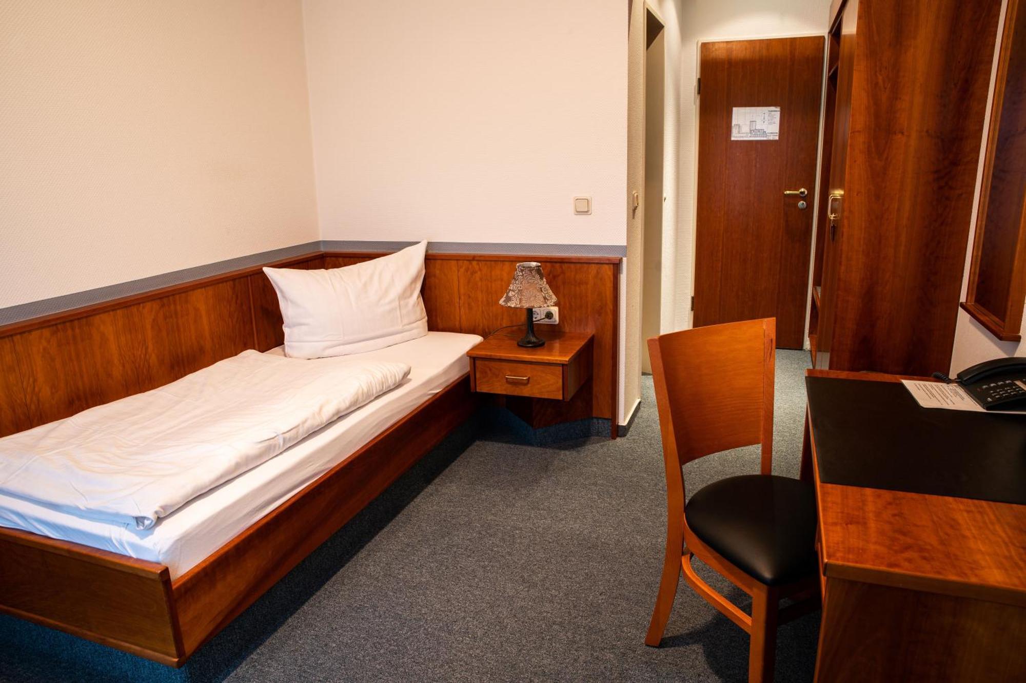 Hotel-Restaurant Thomsen Delmenhorst Eksteriør bilde